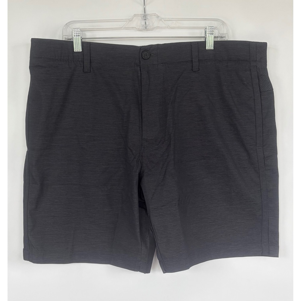 Under Armour Mens Golf Shorts Black Textured Performance Size 40 Flat Front